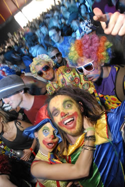 festival-clowns.jpg
